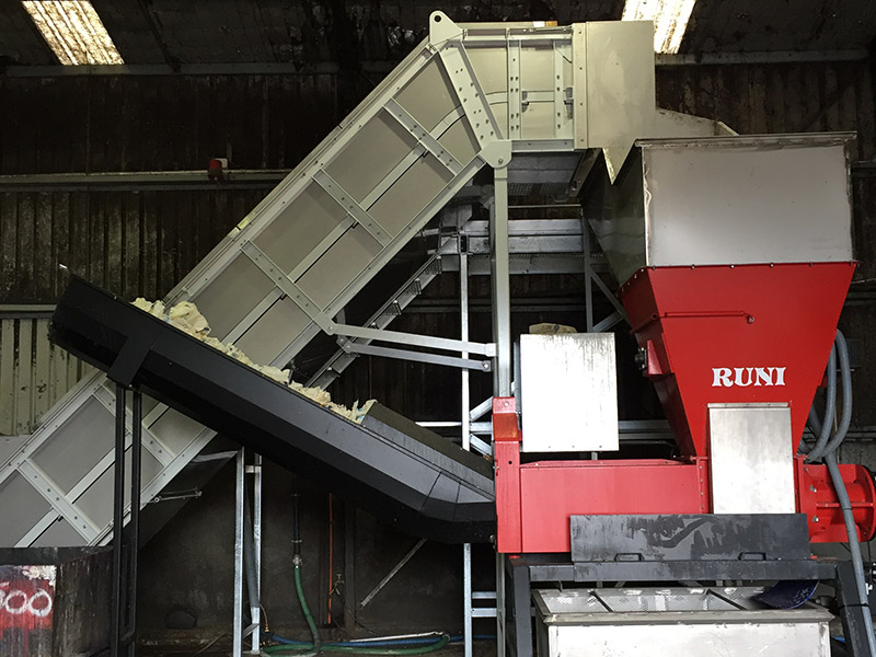 Pressa-strizzatrice-dewatering-SK370-per-bottiglie-e-lattine