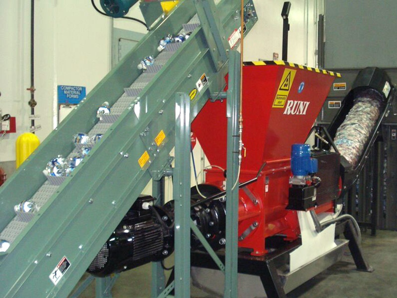 Pressa-strizzatrice-dewatering-SK370-per-svuotare-bottigliette